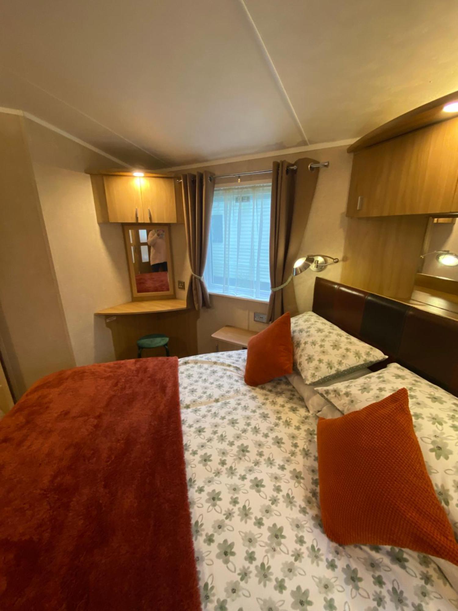 Red Squirrel Lodge Sandown Ngoại thất bức ảnh